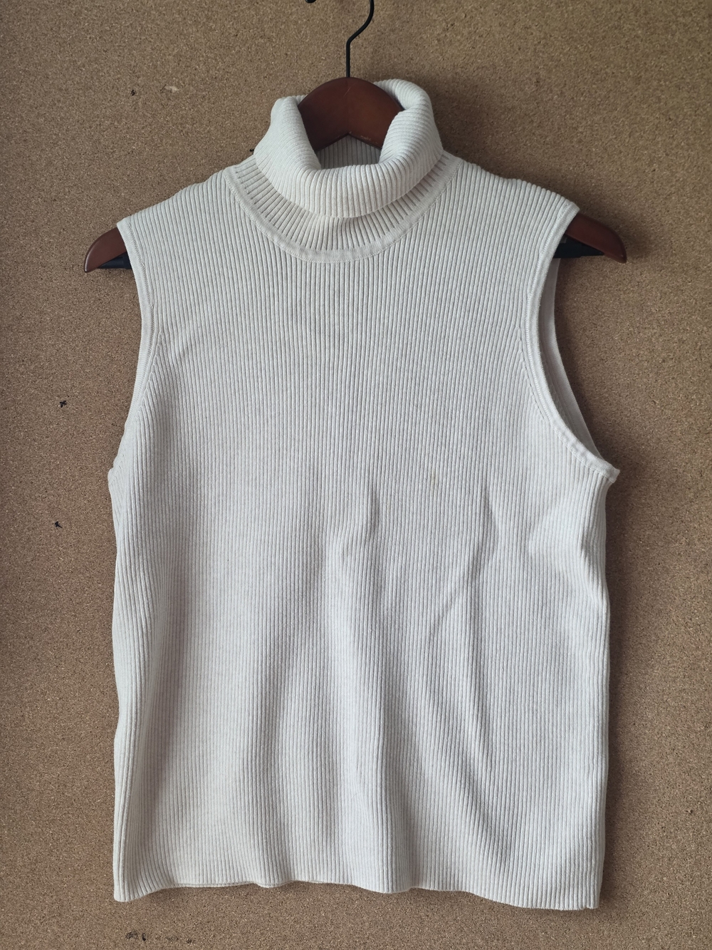 Jeanne Pierre Woman Off White Ribbed Sleeveless Turtleneck Sweater M